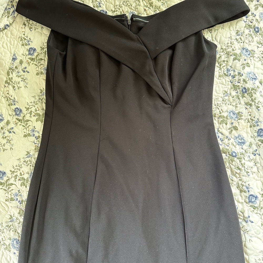 Women’s off the shoulder dress size XL slit on the left leg